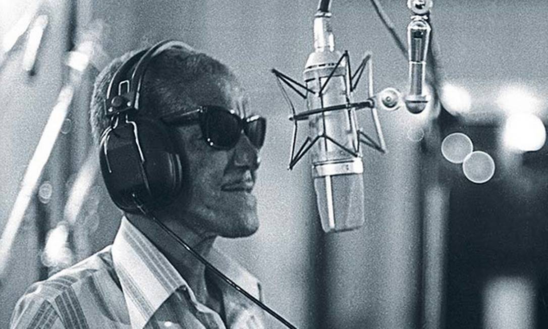 Em 1974, Cartola, já com 66 anos, gravou no estúdio Haway seu primeiro álbum Foto: Agência O Globo